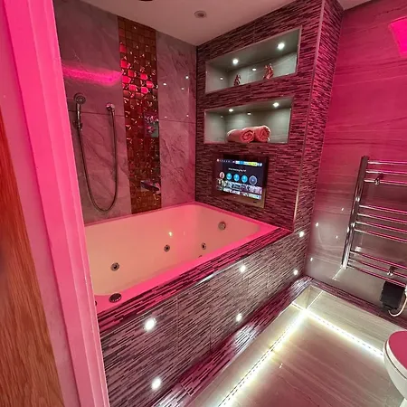 Luxury Jacuzzi Apartment Bradford (West Yorkshire)